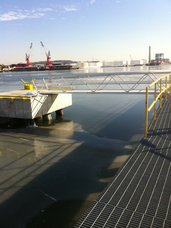 Aluminum gangway from dolphin to dolphin.