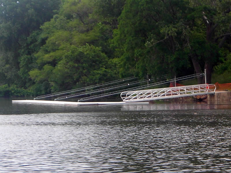 Floating walkway