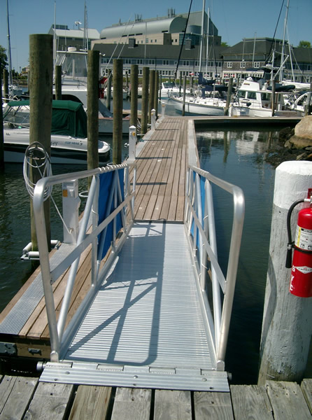 Aluminum gangway