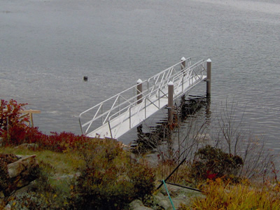 Aluminum pier and aluminum gangway